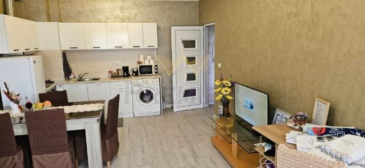 Дава се под наем Двустаен апартамент в Варна, Галата - 55 кв.м за 510 € - Снимка #1