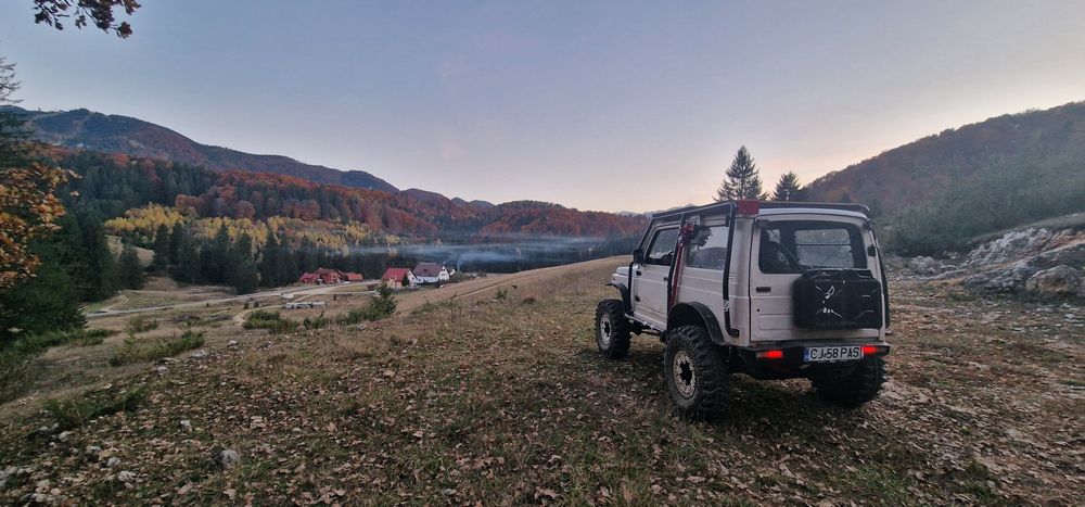 Suzuki samurai offroad