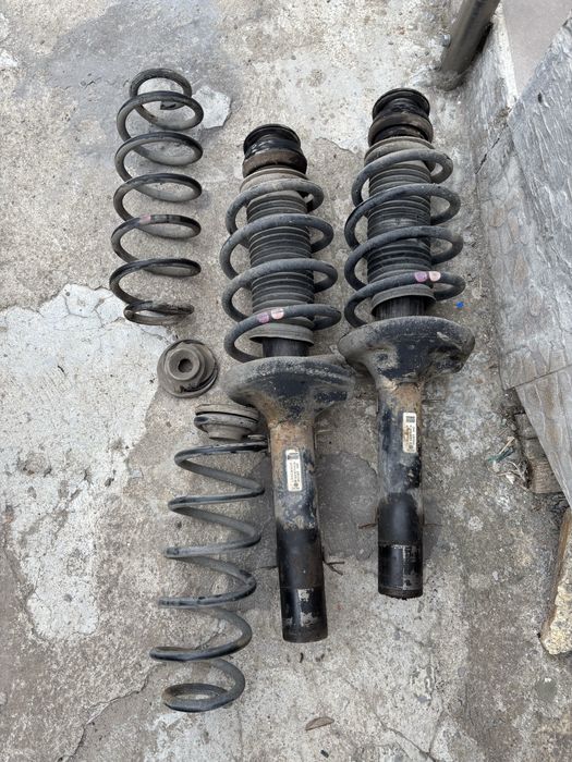 Амортисьори с пружини Ауди а3 Голф 4