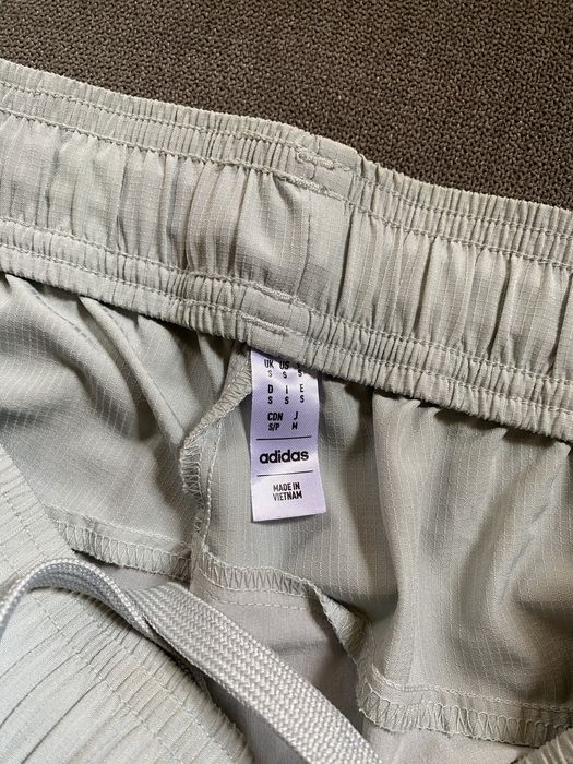 Оригинални панталони Adidas
