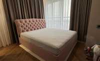 Двуспальная  кровать с матрасом