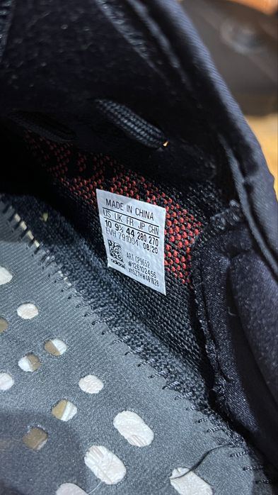 Yeezy 350 Black Red BRED
