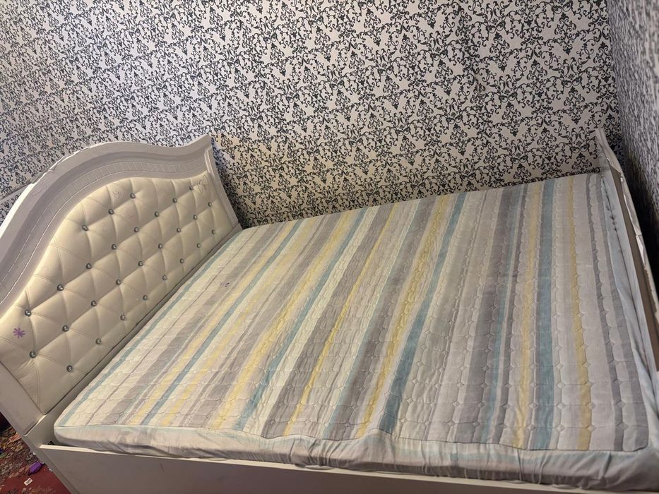 Продам двухспальную кровать