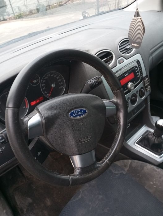 Vând Ford focus 2