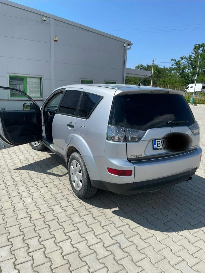 Mitsubishi outlander vand sau schimb