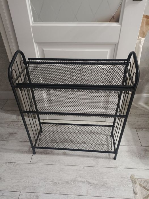 Продам о б у в н и ц у