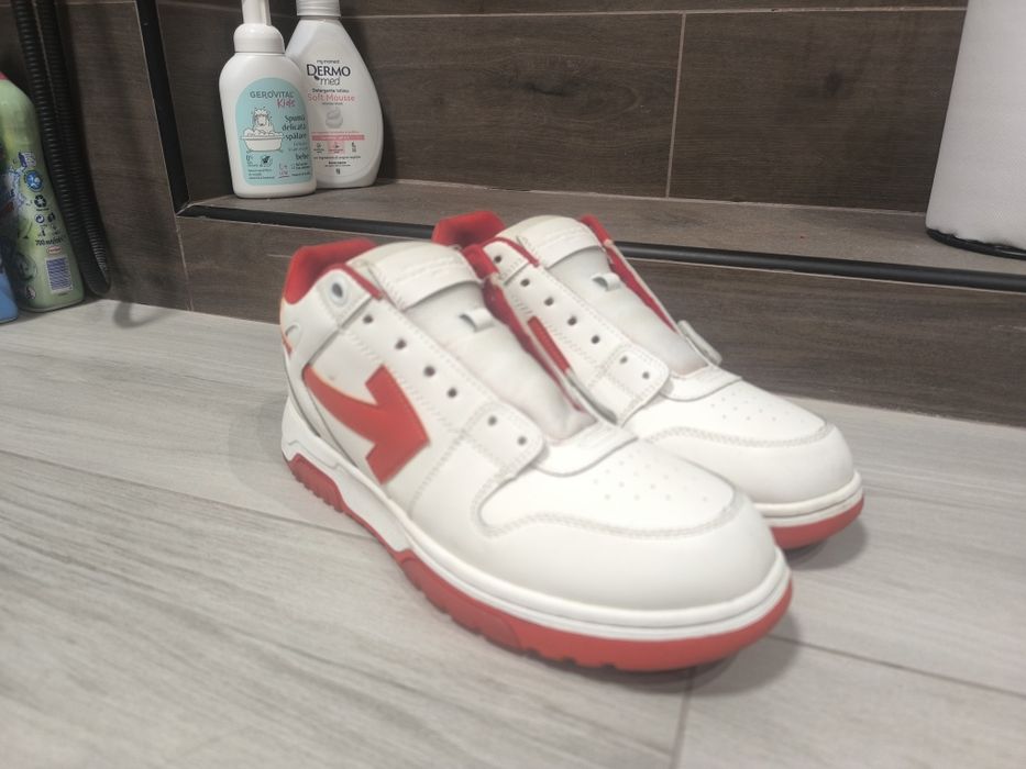 Off White Model Out Of Office Red White