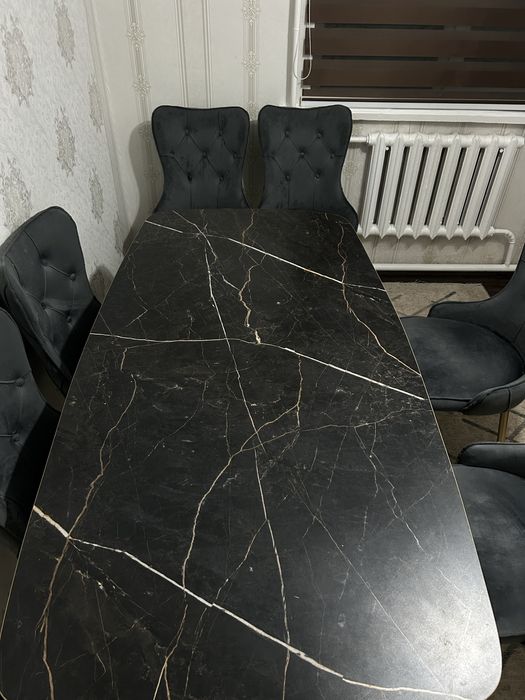 Стол и 6 стульев