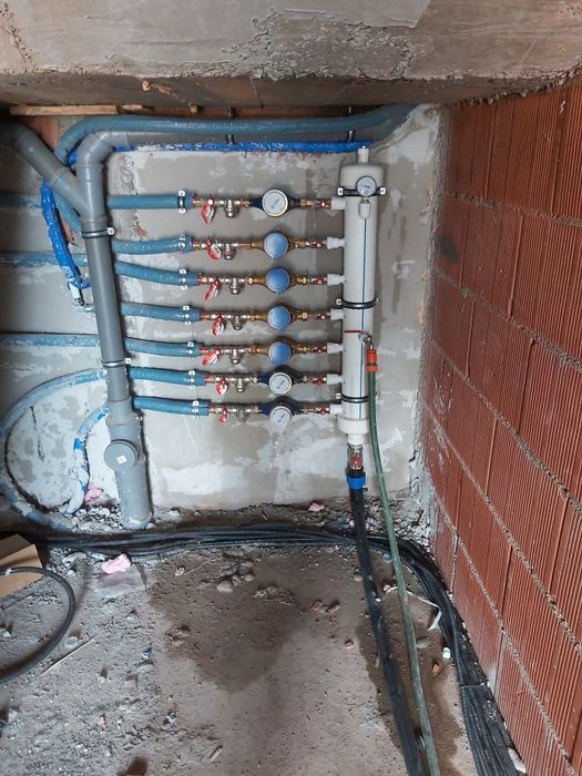 Instalator cu o experienta de peste 15 ani oferim următoarele: