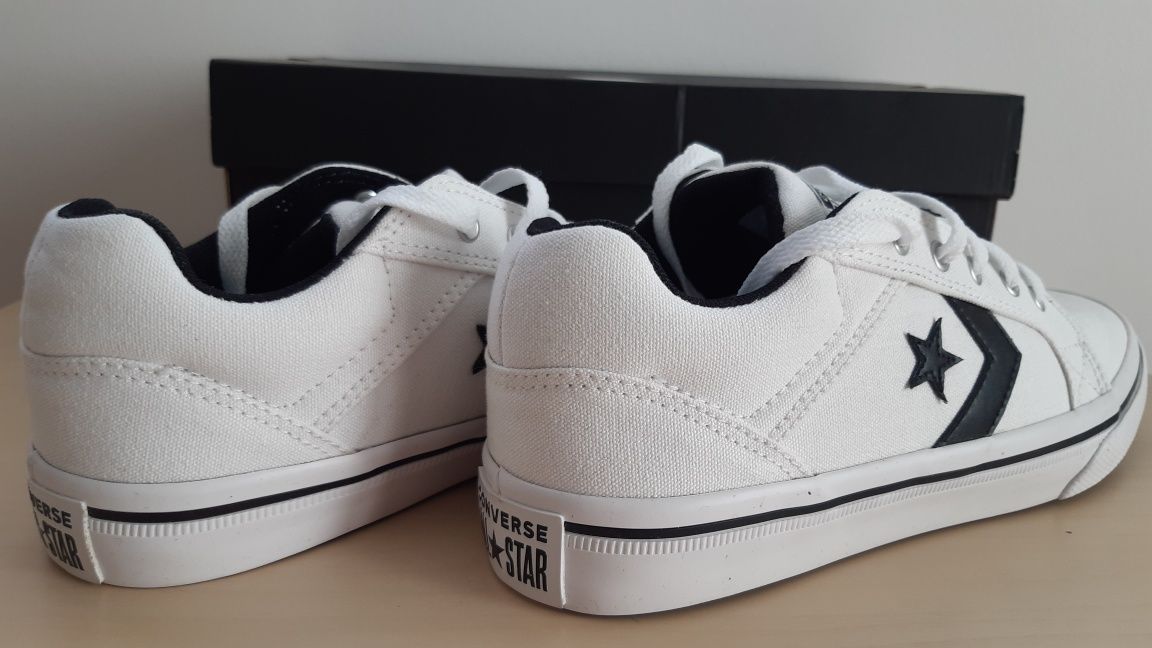 Нови унисекс кецове Converse, номер 40.5