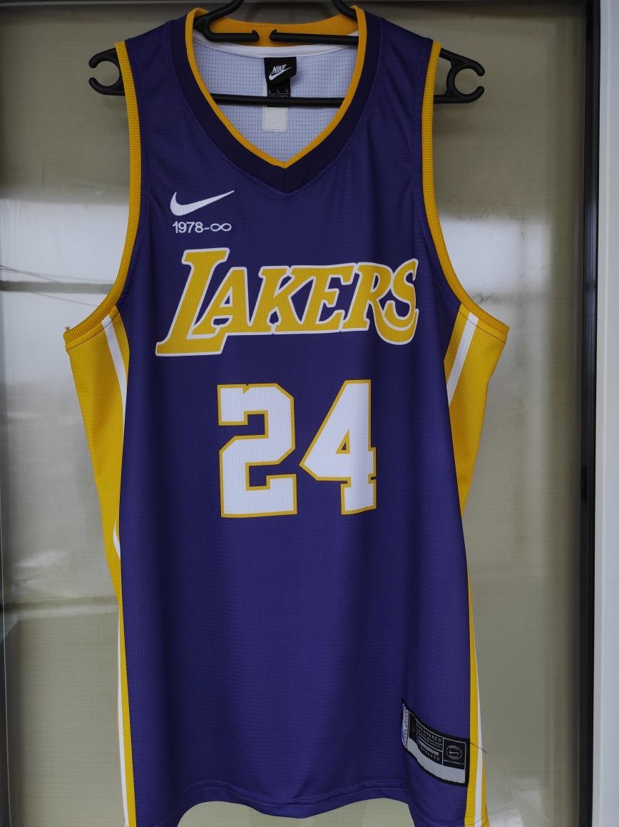 Maiou Lakers baschet