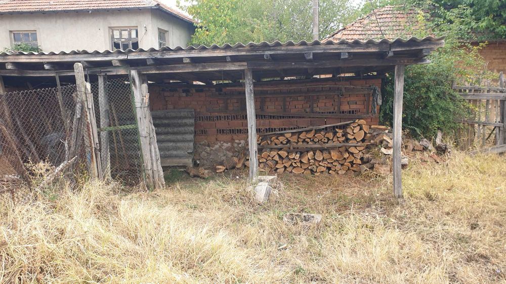 Собстветик продава къща в с. Орешец област Хасково