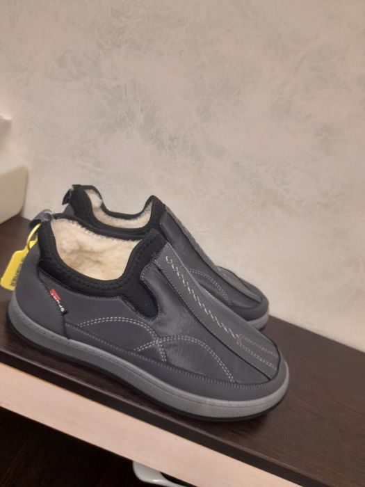 Продаются мужские слипоны зимние