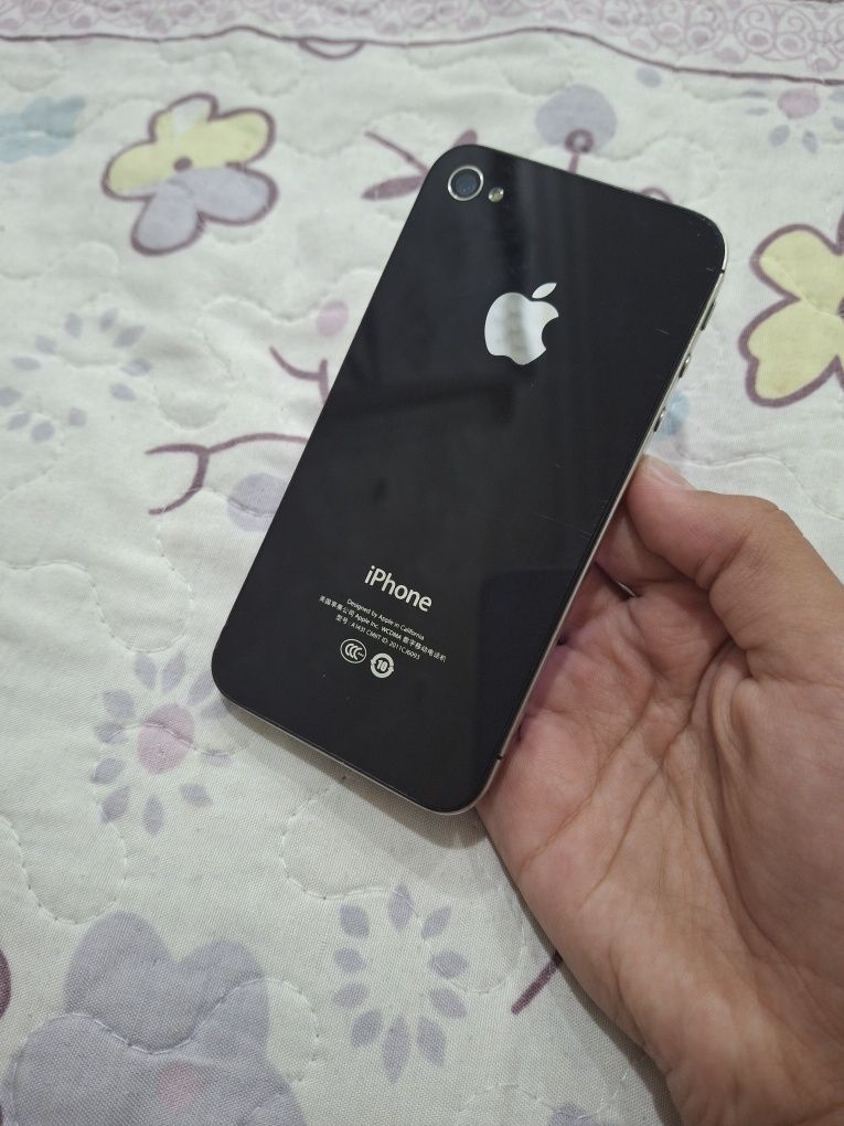 Iphone 4S сатылады!