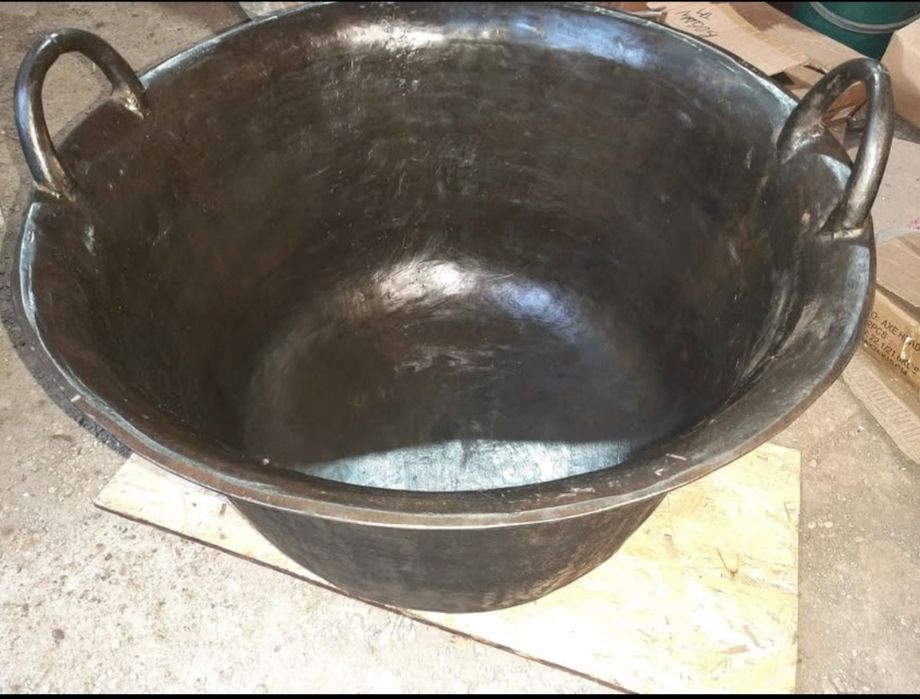 Tuci cazan vechi din fonta