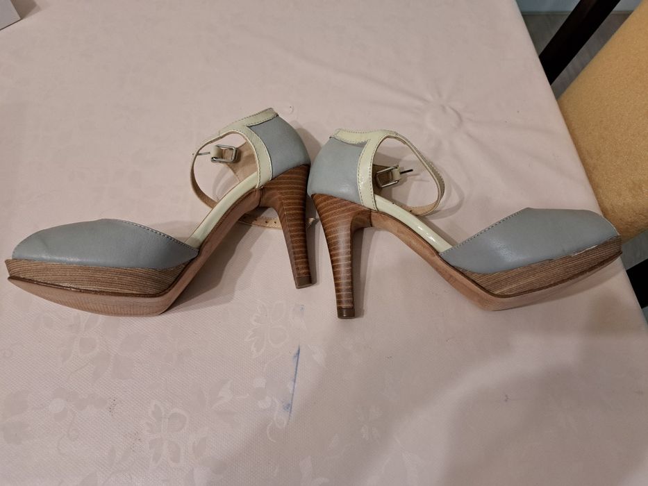 Sandale cu toc pentru doamne