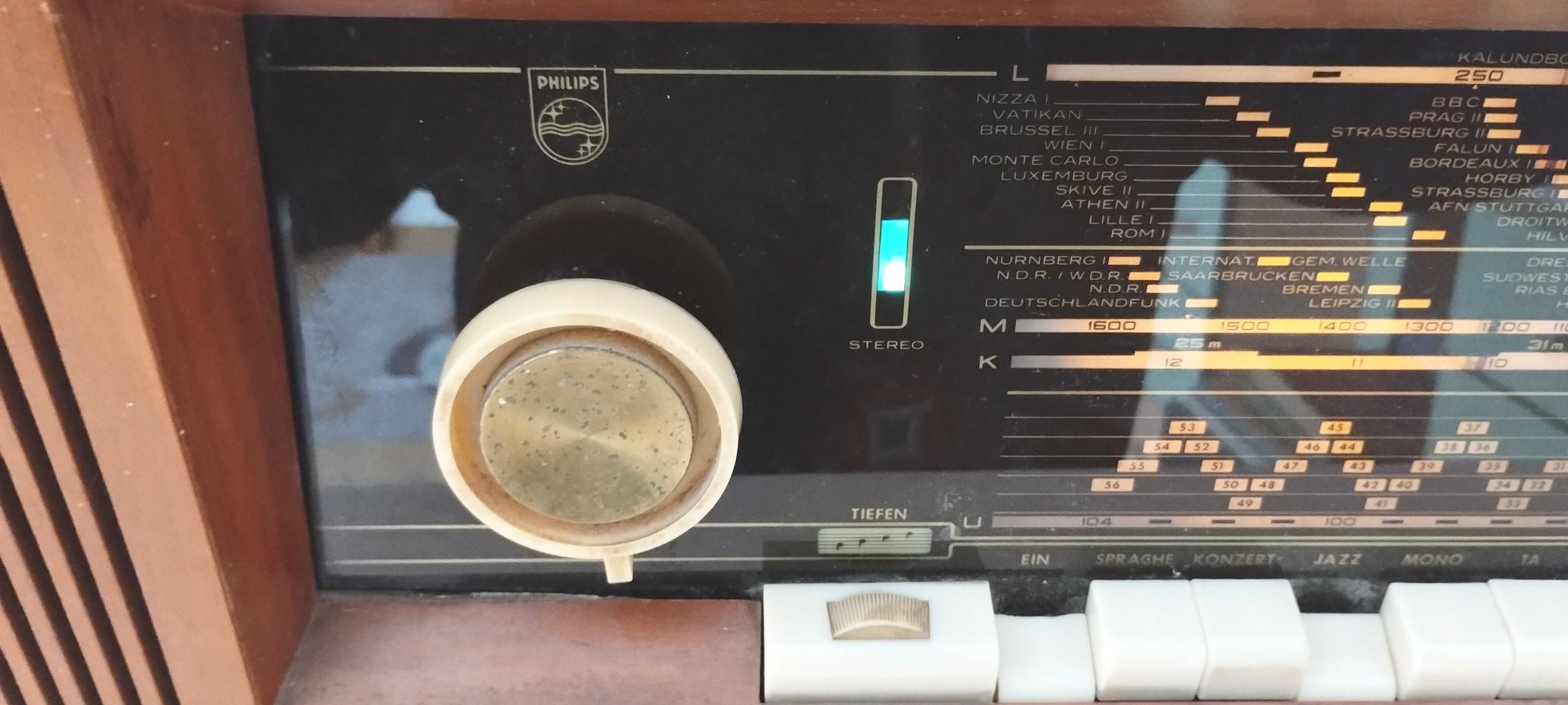 amplituner muzica Philips Saturn 631 stereo pe lampi tuburi