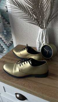 Уникални златни обувки MASCOLORI номер 40