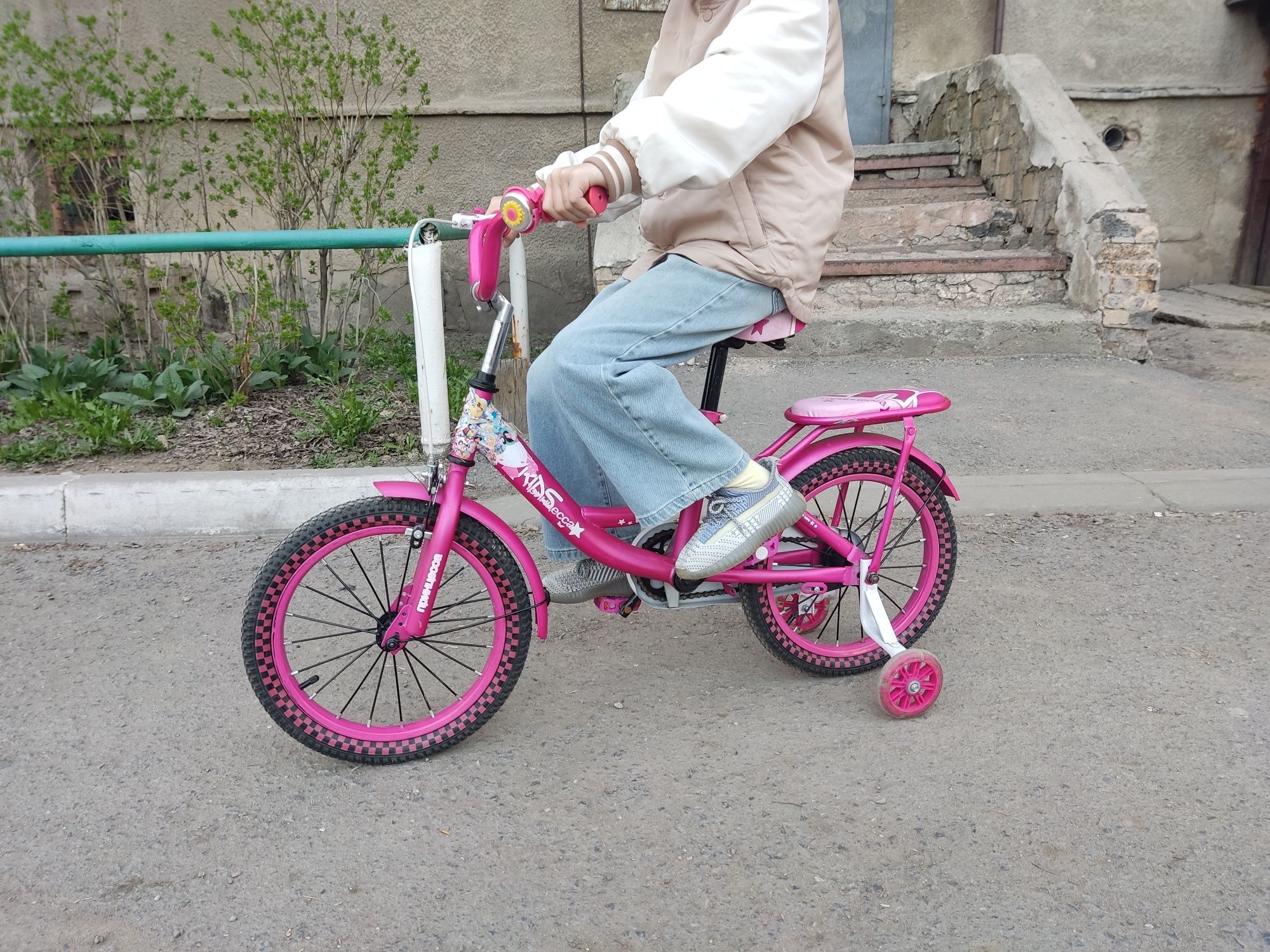 Велосипед для девочки 4-8 лет