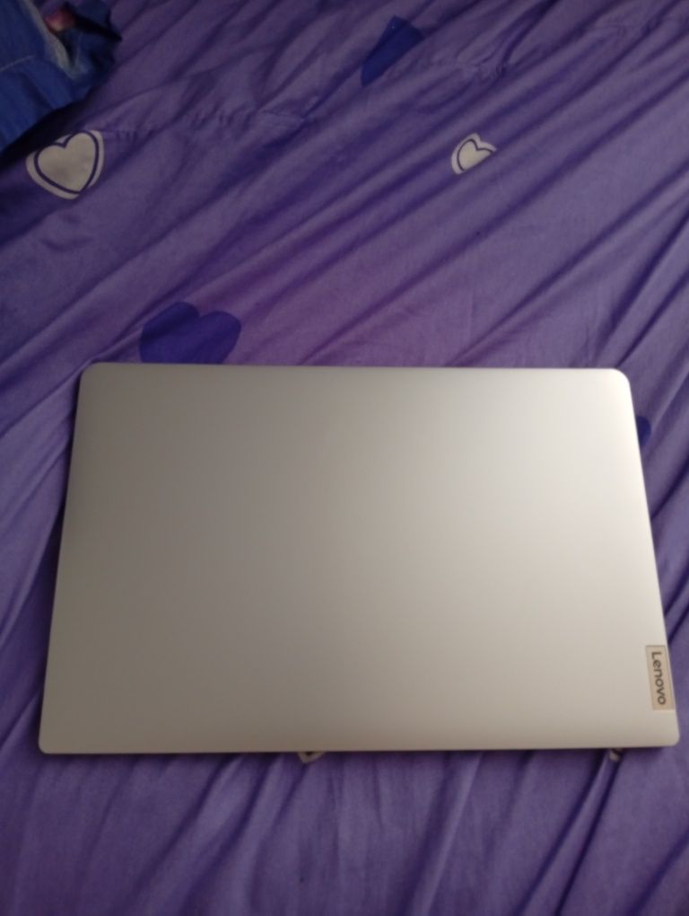 Vând  Laptop Lenovo ca nou