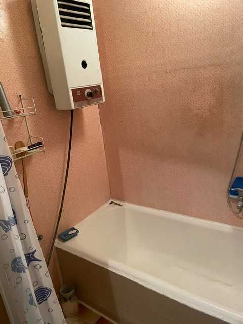 Продавам  тухлена къща в много добро състояние. House for Sale.