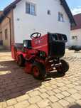 Tractor de tuns iarba