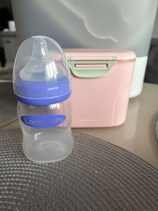 Стерилизатор Philips Avent плюс подарък шише и кутия за мляко