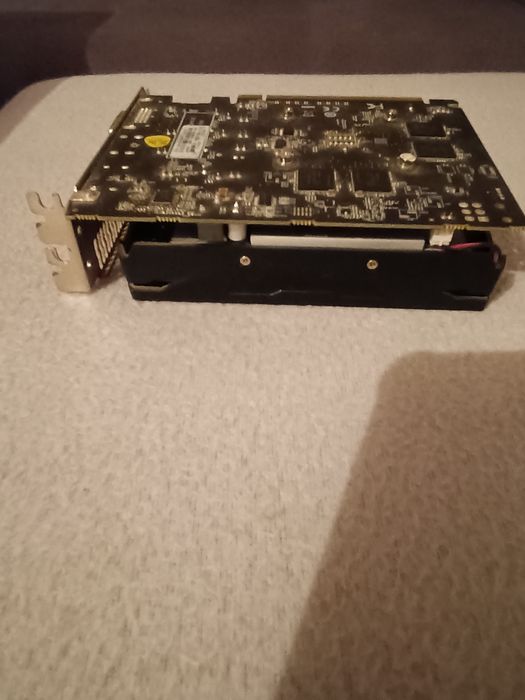 Видео карта Amd radeon rx red devil 550 rx 4gb