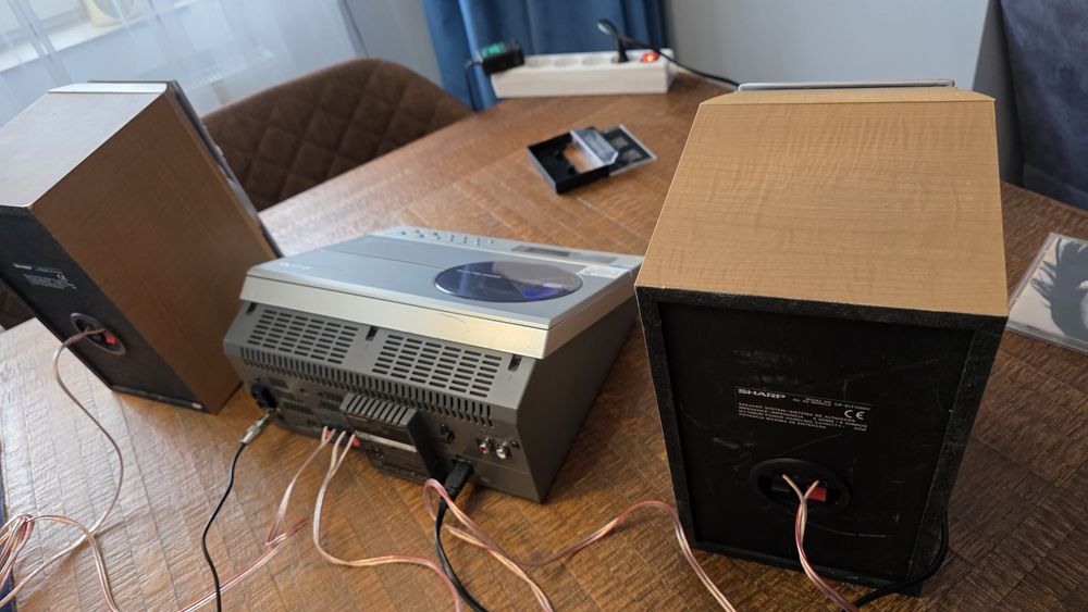 Sistem audio compact Sharp XL-T300