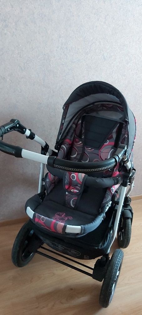 Детская коляска 3 в 1