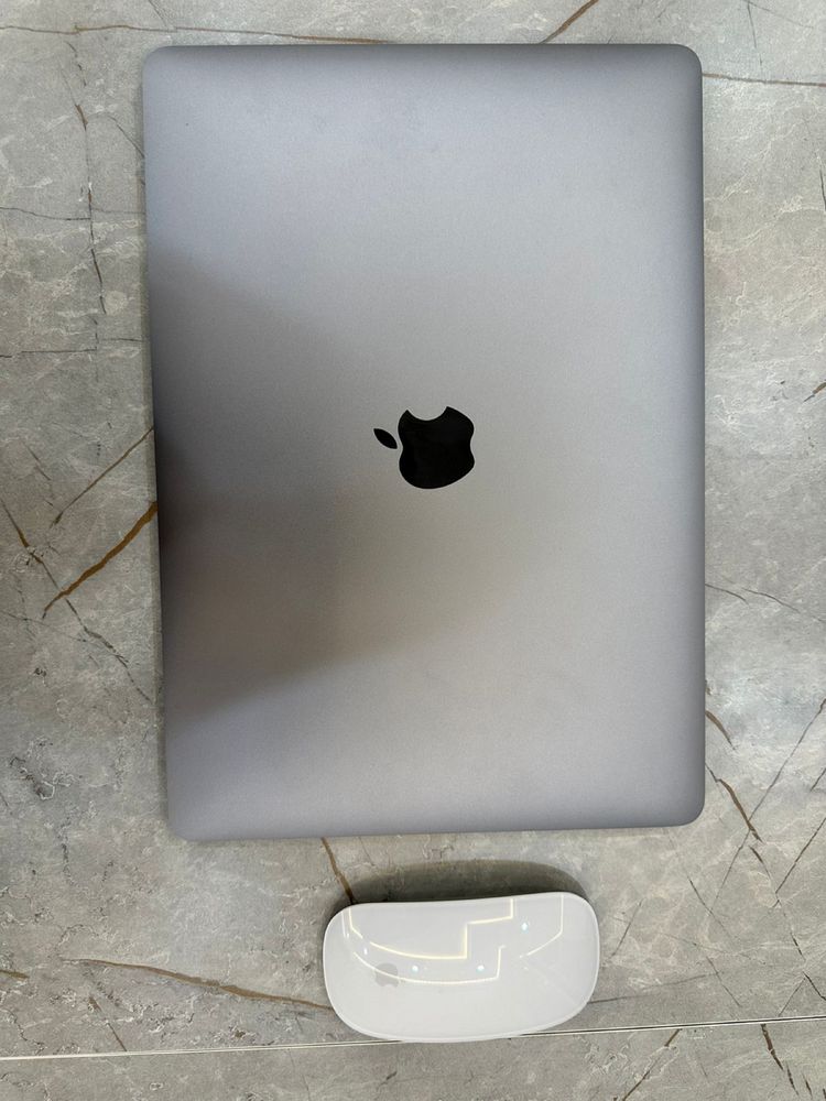 Macbook Air 13-inch