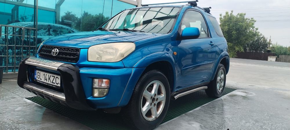Vând Toyota RAV4  benzina