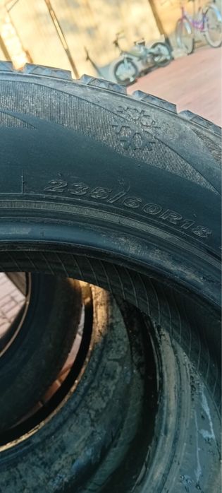 Продам зимнюю резину СРОЧНО 265/60/R18