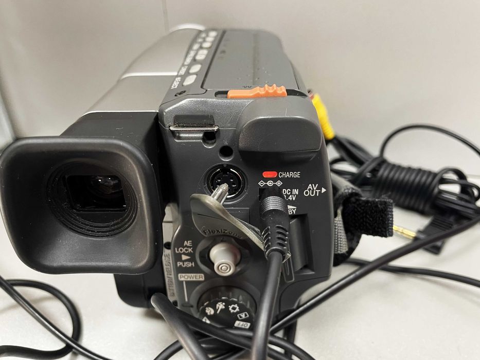 Видеокамера CANON ES60A Made in Japan