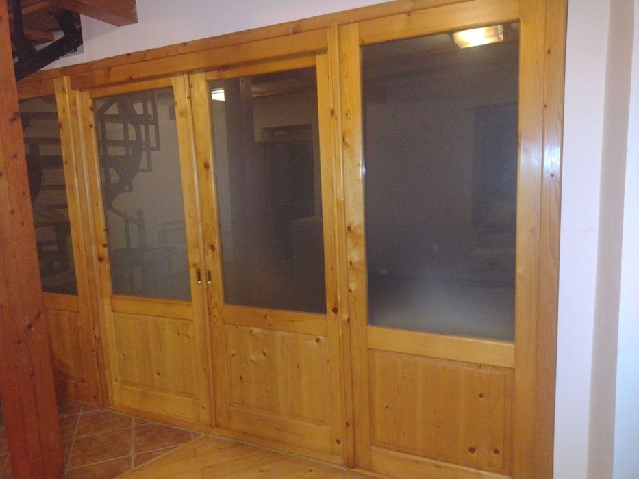 Ușa culisanta din lemn