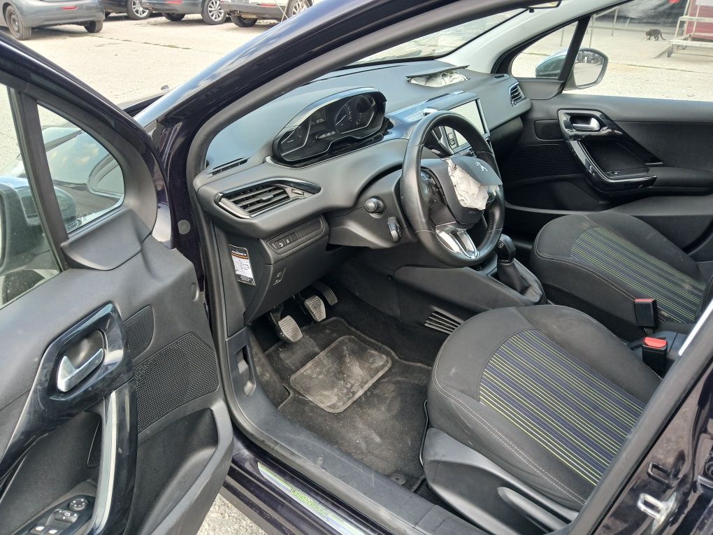 Peugeot 208 2016/1.2benzin НА ЧАСТИ!