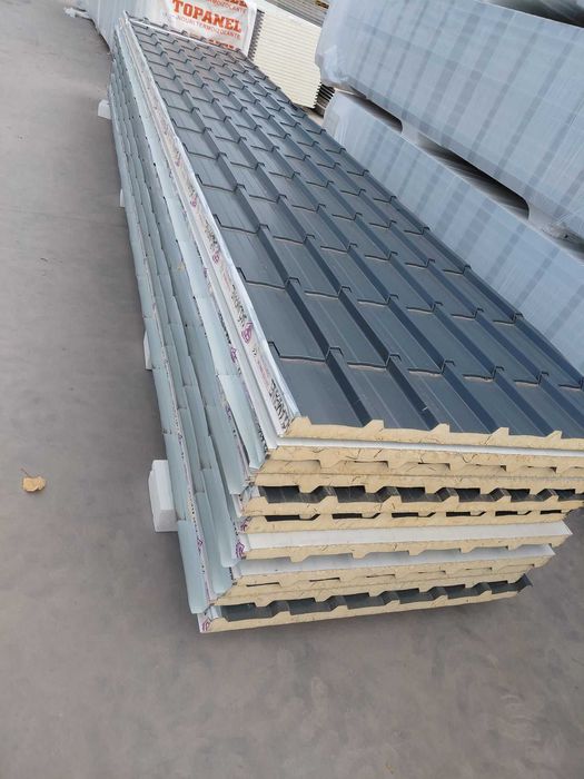 Panouri sandwich pentru acoperis tip tigla metalica