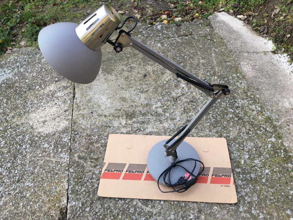 немска , разтегателна работна лампа "Nino"