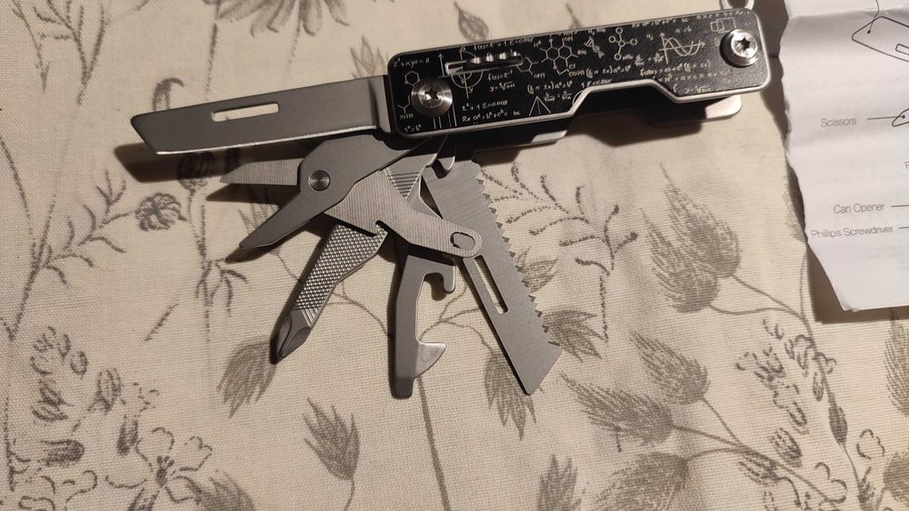 Briceag/multitool drumetie, pescuit 9 in 1 Flissa