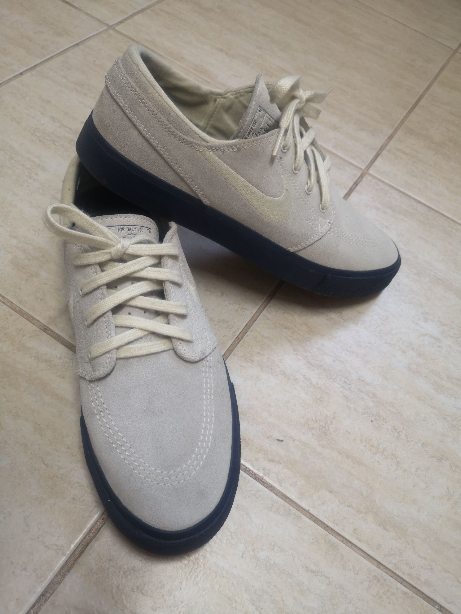 Adidasi Nike, unisex, piele.