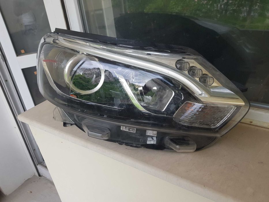 Фар Toyota Proace Bi-xenon/Led 2016