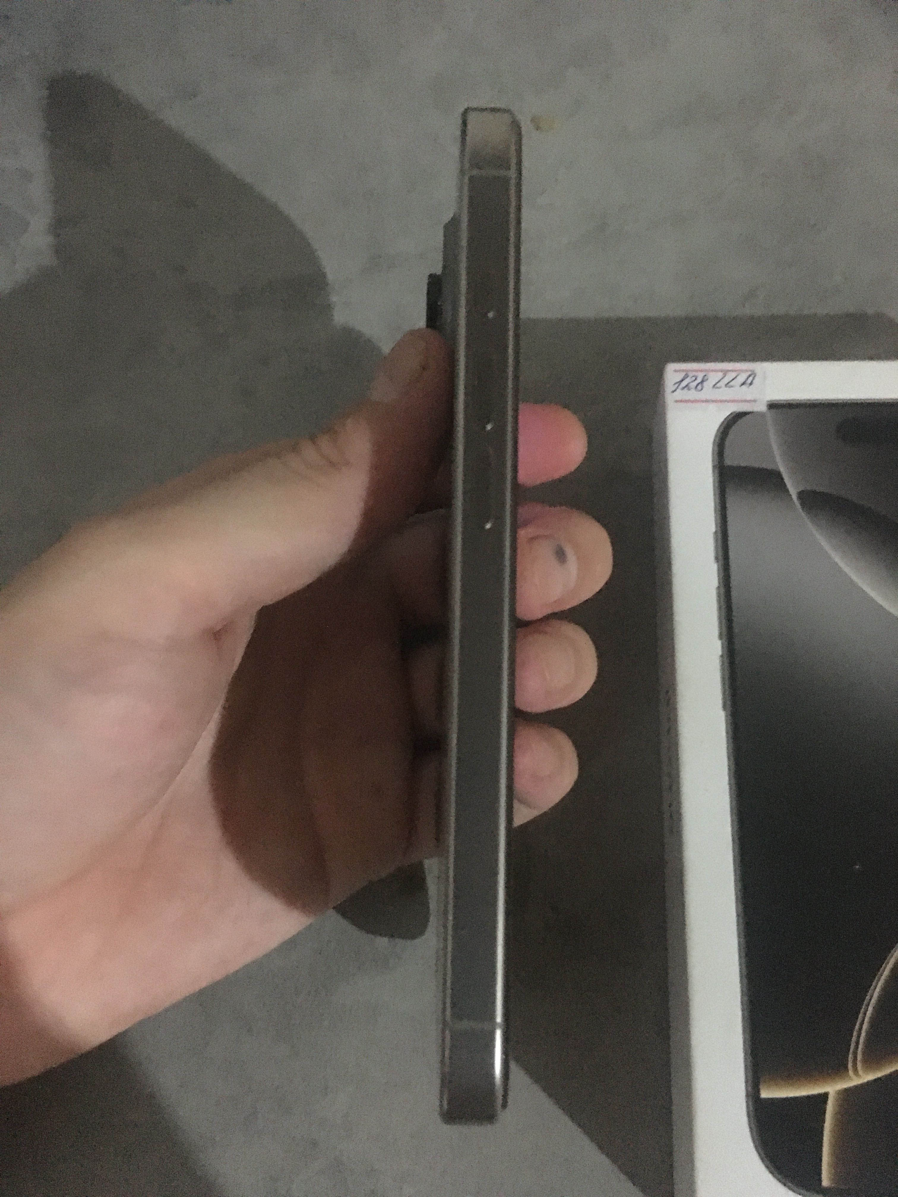 Iphone 16 pro sotiladi