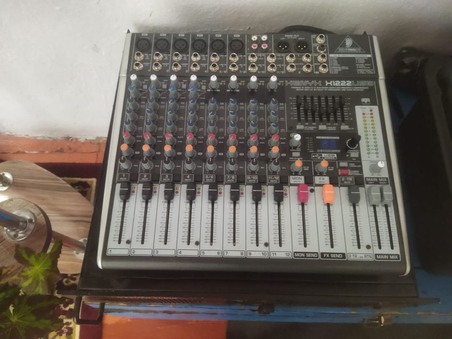 Продается музыкальная аппаратура в идеальном состоянии