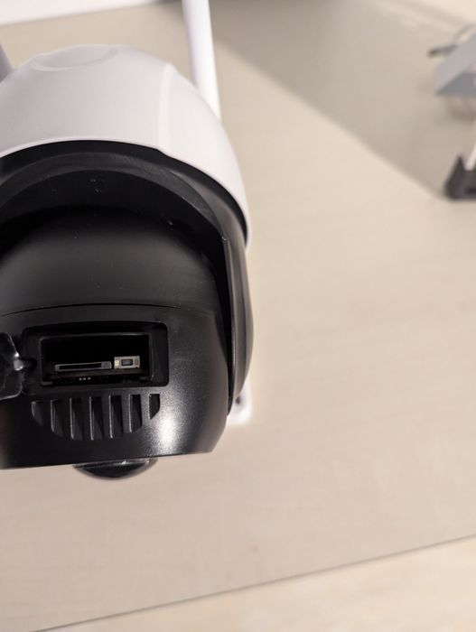 Cameră de supraveghere chinezesc panou solar - bun pentru zone izolate