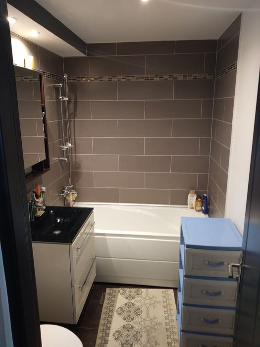 Vând apartament cu 3 camere