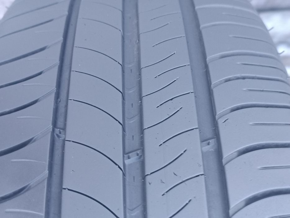 215/60/16 Michelin