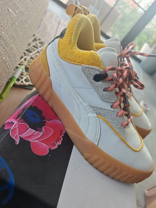 Vând skechers PUMA Cali Sue Tsai