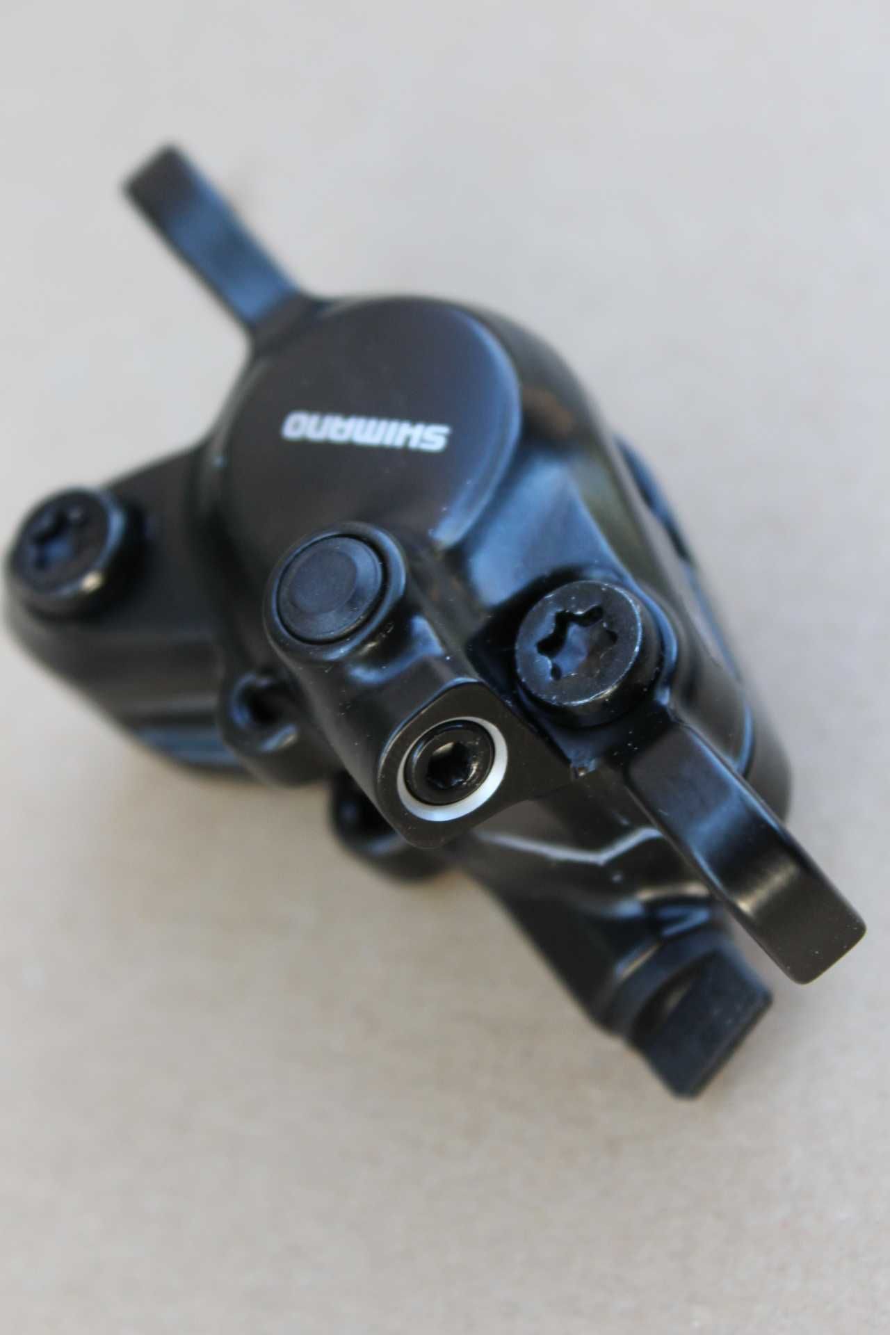 Shimano BR-MT200 Post-Mount etrier + placute si accesorii