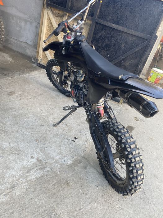 Se vinde cross 125 functionabil