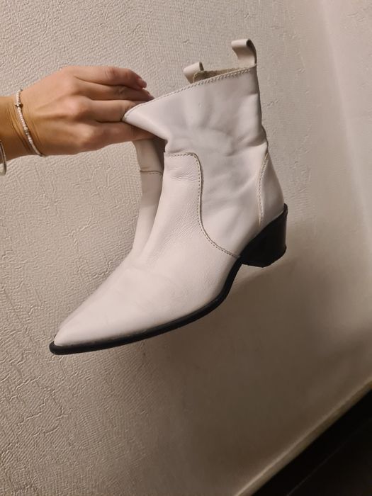 Ciocate Albe Zara piele naturala 37